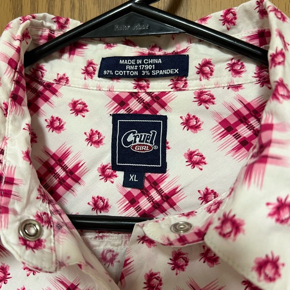 Pink cruel girl button down - Picture 2 of 2